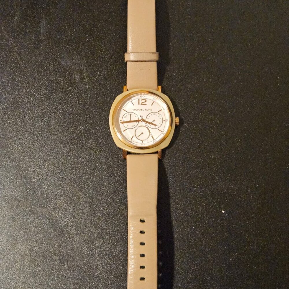 Michael Kors MK2673 Rose Gold Women’s Watch – Used ⌚✨